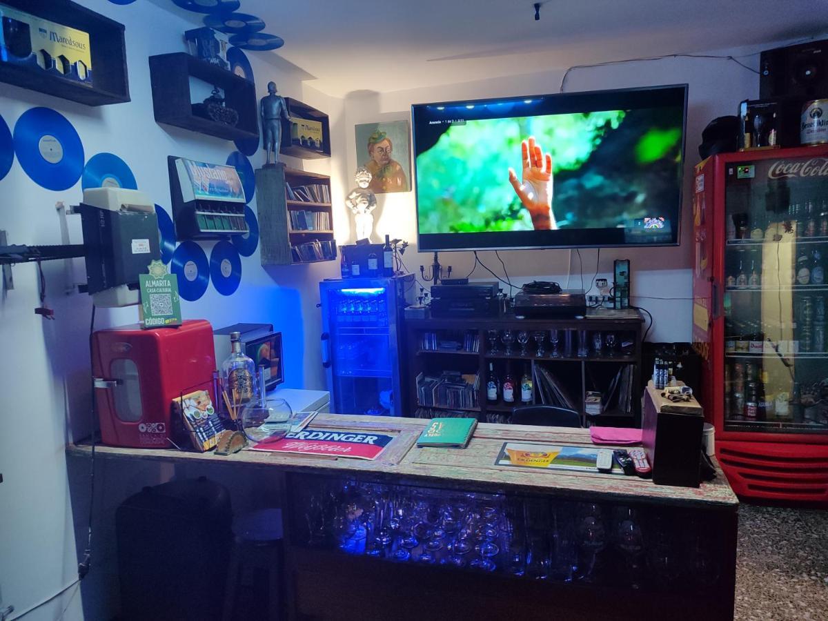 Casa Almarita - Hostal, Bar Y Restaurante 메딜린 외부 사진