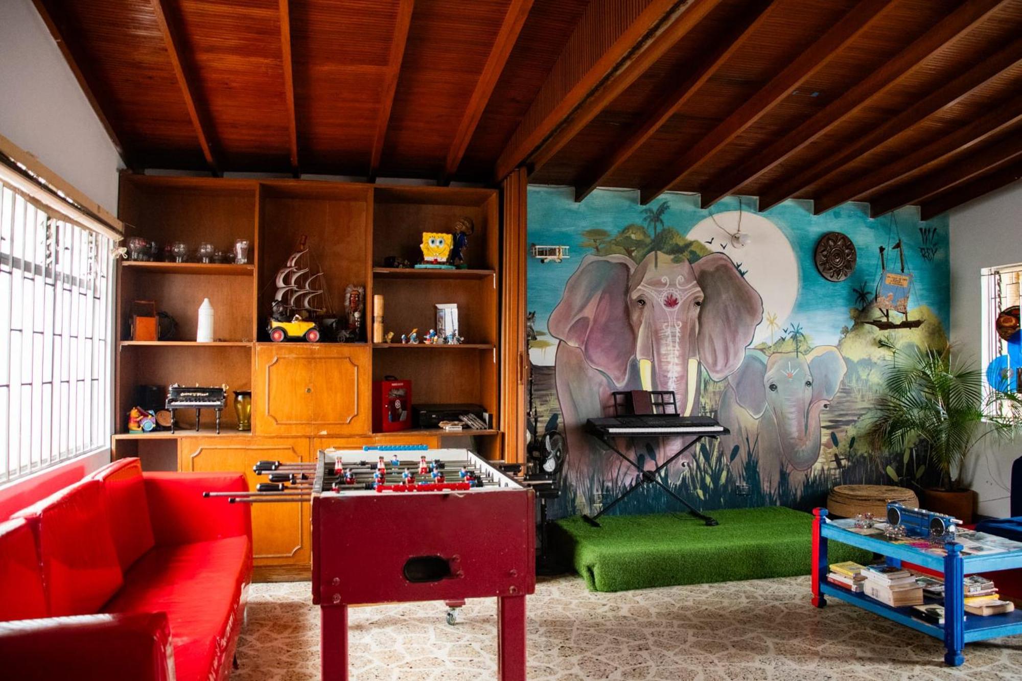 Casa Almarita - Hostal, Bar Y Restaurante 메딜린 외부 사진